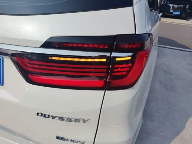Honda Odyssey 2024 2.0L e:HEV Sharp·Comfort Edition — Фото автомобиля 7