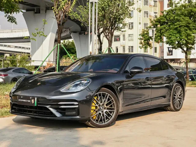 Фотография автомобиля — Porsche Panamera