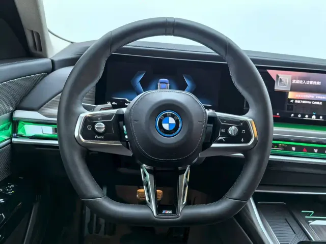 BMW i7 — Фото автомобиля 11