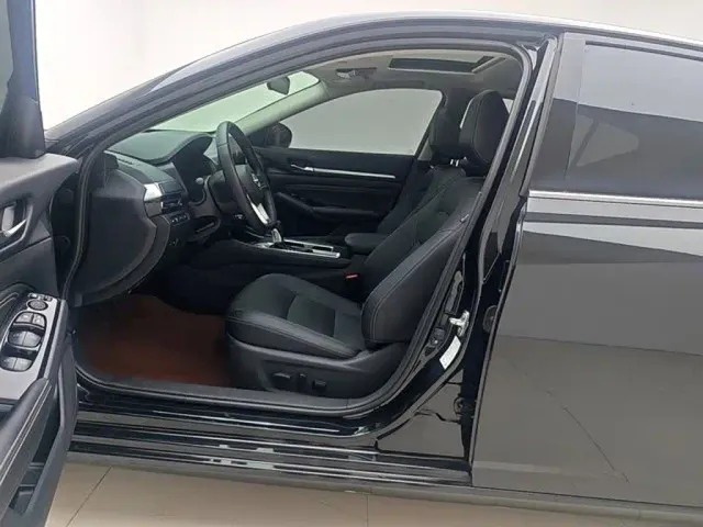 Nissan Teana — Фото автомобиля 15