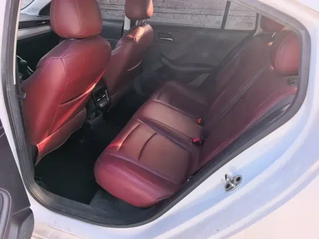 Roewe i5 — Фото автомобиля 16