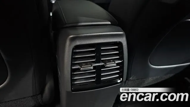 Kia Niro — Фото автомобиля 28