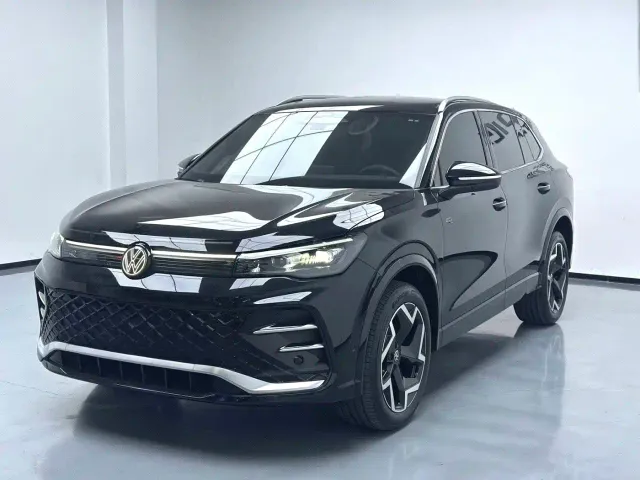 Фотография автомобиля — Volkswagen Tiguan L
