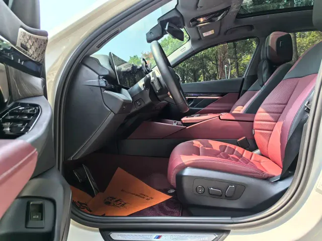 BMW 5 Series — Фото автомобиля 12