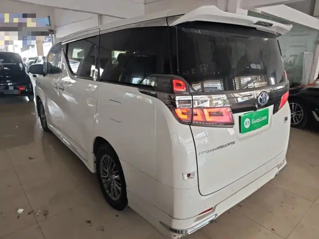 Toyota Vellfire — Фото автомобиля 4