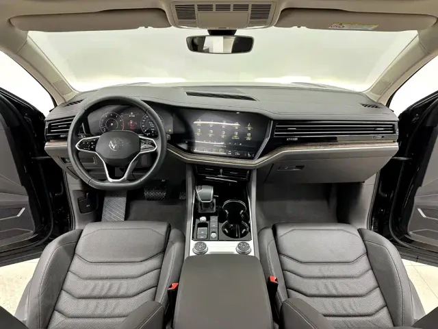 Volkswagen Touareg — Фото автомобиля 10