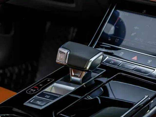 Audi A8 — Фото автомобиля 14