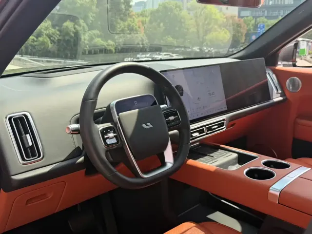 Li Auto Li L8 2024 Pro — Фото автомобиля 7