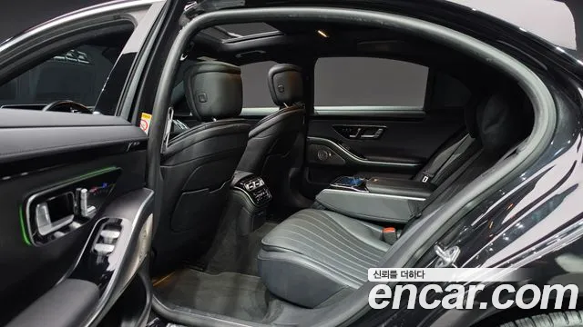 Mercedes-Benz S-Class — Фото автомобиля 12
