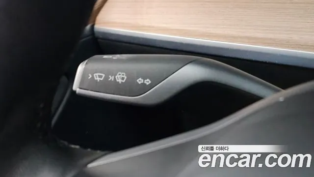 Tesla Model Y — Фото автомобиля 27