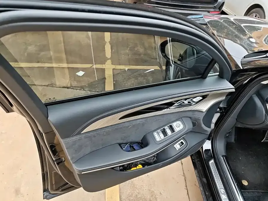 Hongqi Hongqi H9 2023 2.0T Smart Connectivity Flagship Edition — Фото автомобиля 7