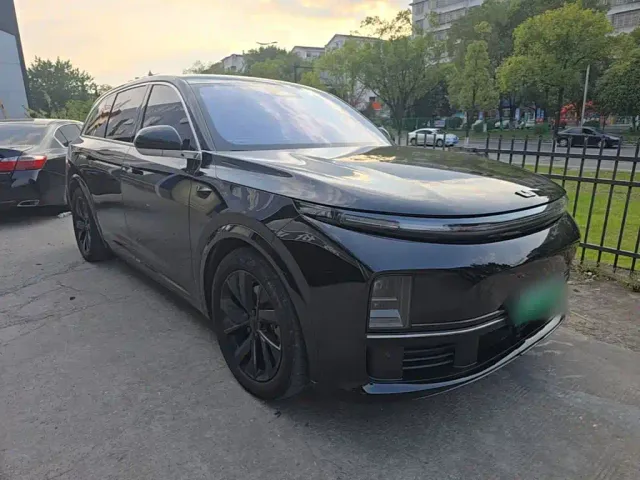 Li Auto L7 — Фото автомобиля 3