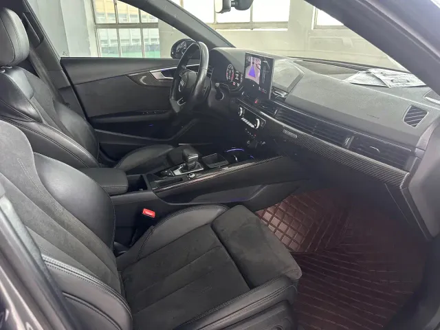 Audi A4L — Фото автомобиля 9
