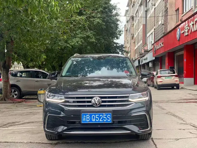 Volkswagen Tiguan L — Фото автомобиля 2