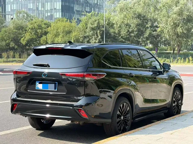 Toyota Highlander — Фото автомобиля 20