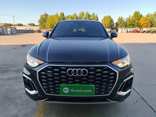 Audi Q5L Sportback — Фото автомобиля 2