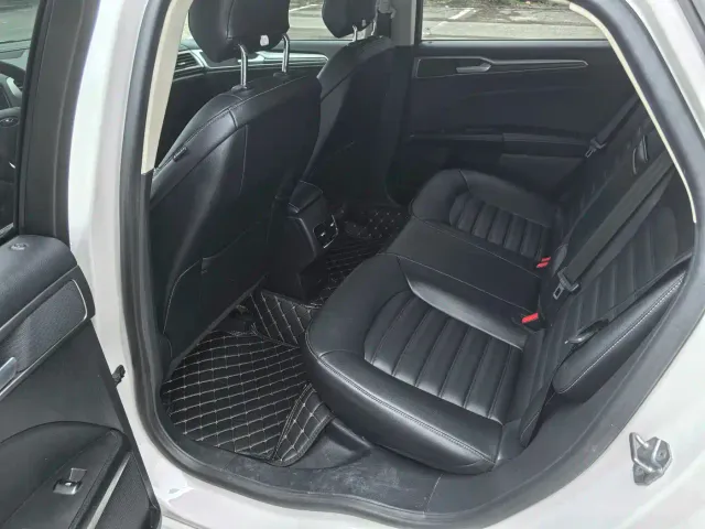 Ford Mondeo — Фото автомобиля 10