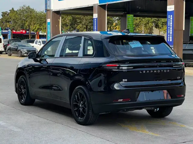 Leapmotor C10 — Фото автомобиля 3