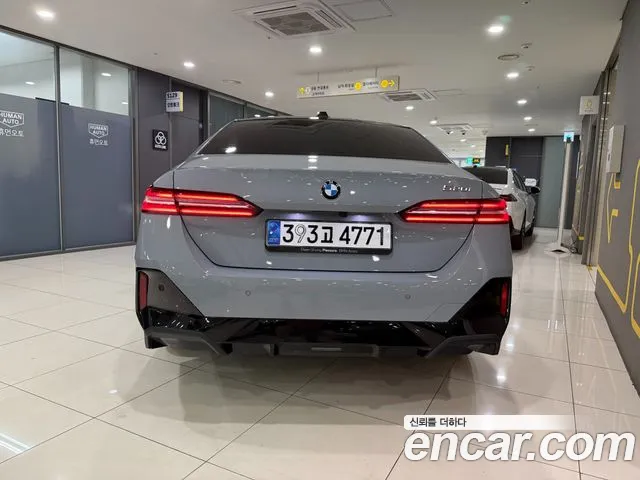 BMW 5-Series — Фото автомобиля 4