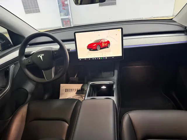Tesla Model Y — Фото автомобиля 7