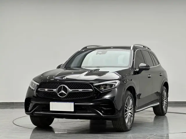 Фотография автомобиля — Mercedes-Benz GLC-Class