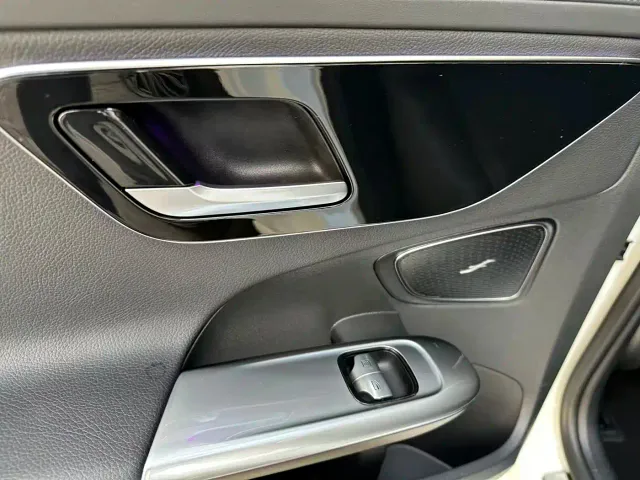 Mercedes-Benz C-Class — Фото автомобиля 20