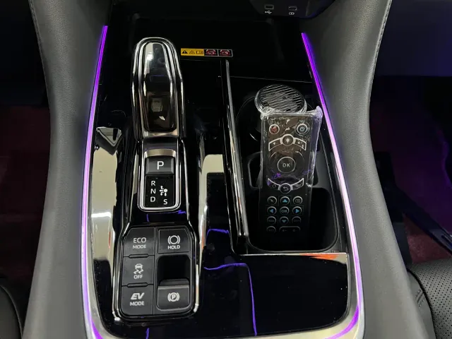 Toyota Vellfire — Фото автомобиля 16