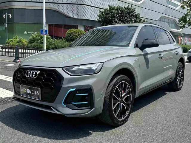 Фотография автомобиля — Audi Q5L