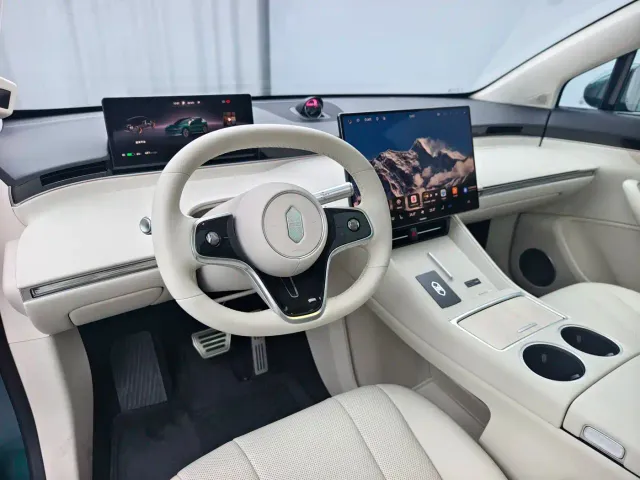 Luxeed R7 — Фото автомобиля 10