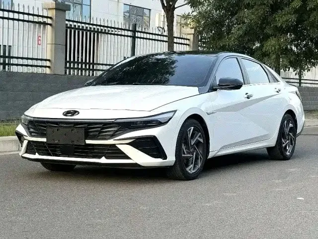 Фотография автомобиля — Hyundai Elantra