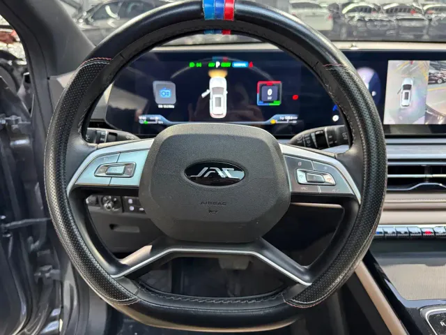 JAC Motors JAC QX PHEV — Фото автомобиля 9