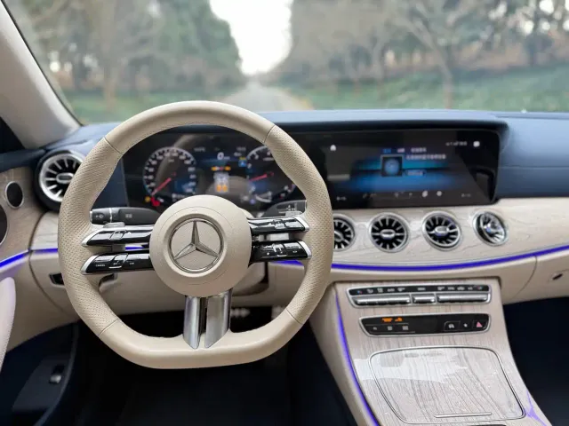 Mercedes-Benz E-Class — Фото автомобиля 13