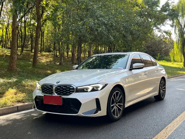 Фотография автомобиля — BMW 3 Series