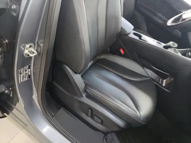 Roewe RX5 — Фото автомобиля 24