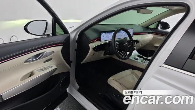 Genesis GV70 — Фото автомобиля 15