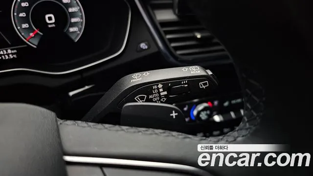 Audi Q5 45 TFSI quattro Premium — Фото автомобиля 28