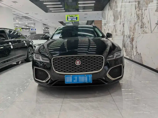 Фотография автомобиля — Jaguar XFL