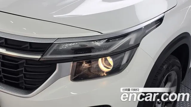 Kia Seltos — Фото автомобиля 7