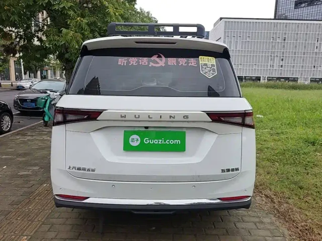 Wuling Jiachen — Фото автомобиля 5