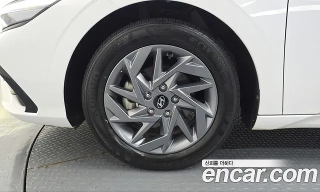 Hyundai Avante — Фото автомобиля 5