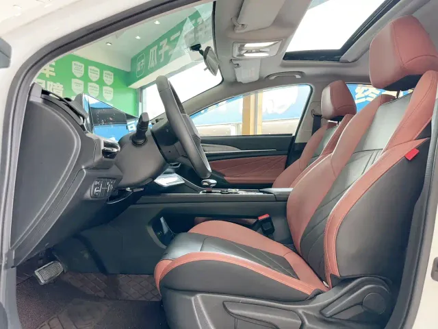 Changan Eado — Фото автомобиля 9