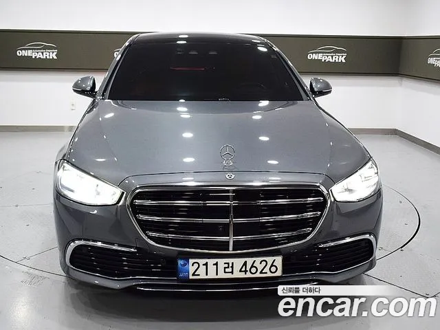 Mercedes-Benz S-Class — Фото автомобиля 2