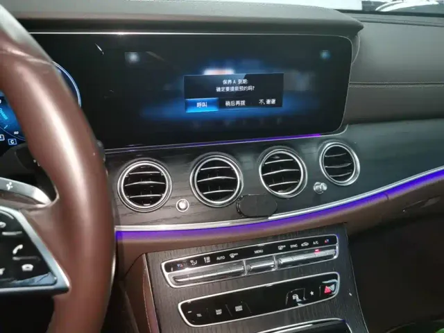 Mercedes-Benz E-Class — Фото автомобиля 12
