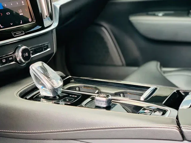 Volvo S90 — Фото автомобиля 15