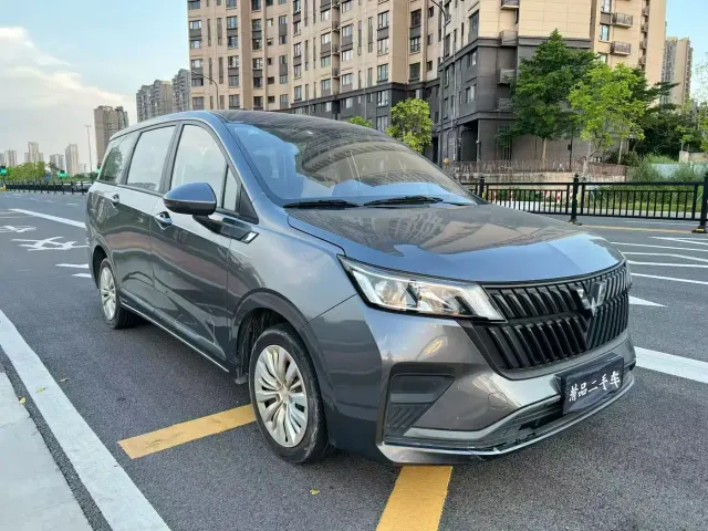 Wuling Jiachen — Фото автомобиля 6
