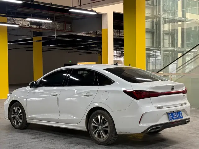 Changan Eado — Фото автомобиля 6