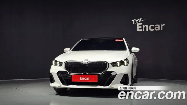 BMW 5 Series G60 — Фото автомобиля 2