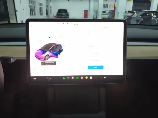 Tesla Model Y — Фото автомобиля 12