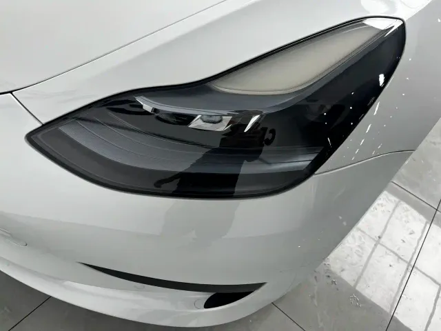 Tesla Model 3 — Фото автомобиля 16