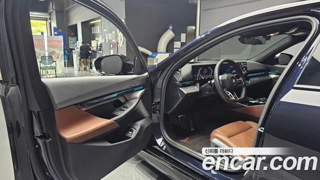 BMW 5-Series 5 серия (G60) 530i xDrive M Sport — Фото автомобиля 10